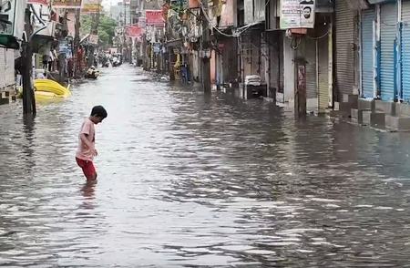 Overnight downpour causes widespread waterlogging, traffic disruptions across Delhi
