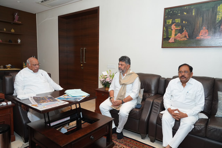 Karnataka CM, Dy CM meet AICC chief Kharge amid Cabinet expansion, Congress reshuffle plans