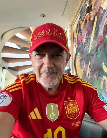 Antonio Banderas celebrates Spain's FIFA World Cup success: A total blast