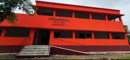 Oppn targets Bihar govt over saffron paint on state
