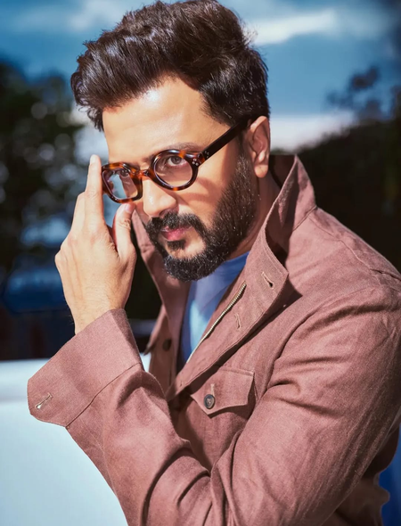 Riteish Deshmukh loses his cool at Yogesh Rawat over TRP claims: Are you counting?