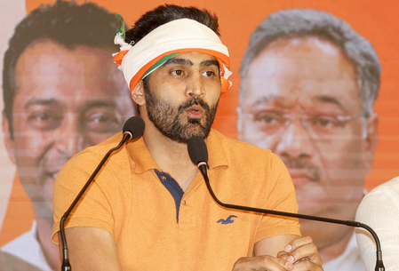 Rise above politics: Vijender Singh questions Rahul Gandhi's silence on India's CWG performance