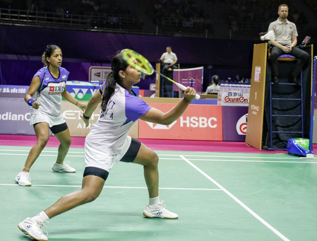 Gayatri upset seventh seeds to move into Pre