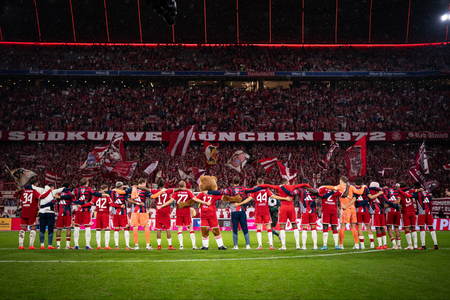 Bayern launches Bundesliga title defence with five