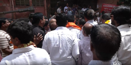 caste discontent puts BJP, Congress on notice