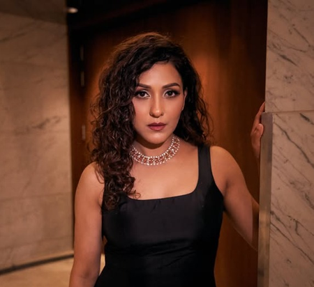 Neeti Mohan says her ‘The Revolutionaries’ song captures blossoming love, celebrates the woman in love