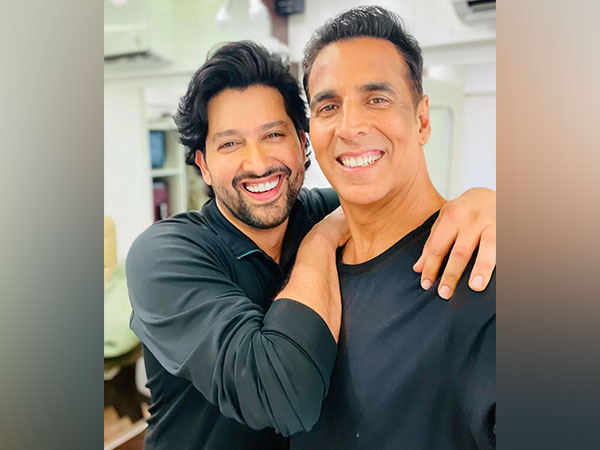 Aftab Shivdasani joins Akshay Kumar in 'Welcome to the Jungle,' shares ...