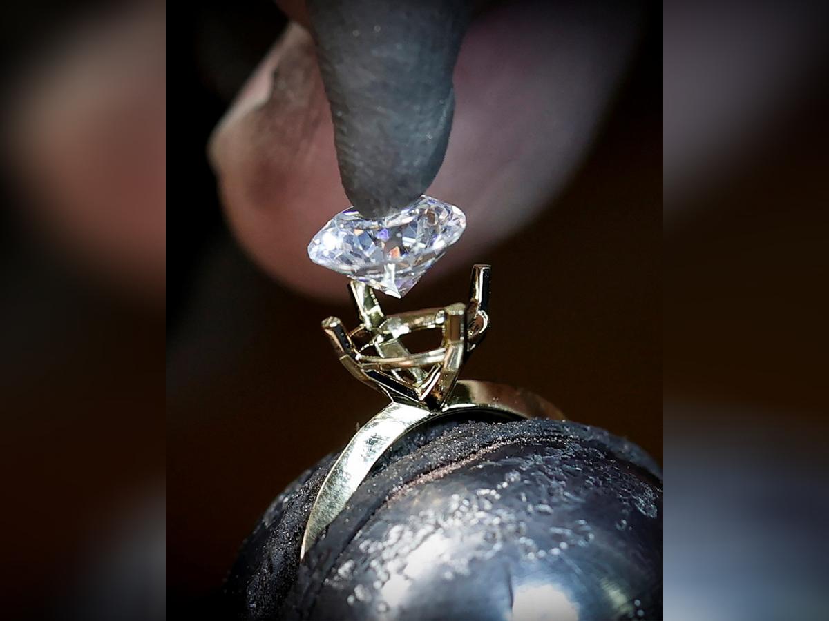 New diamond technology could unlock faster, more reliable quantum devices