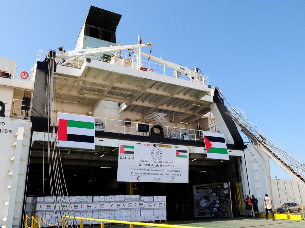 Saqr Humanitarian Ship arrives at Al Arish Port carrying over 4,000 ...