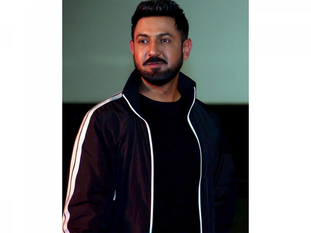 'Singers should focus on singing': AAP leader Pawan Tinu's dig at Gippy ...