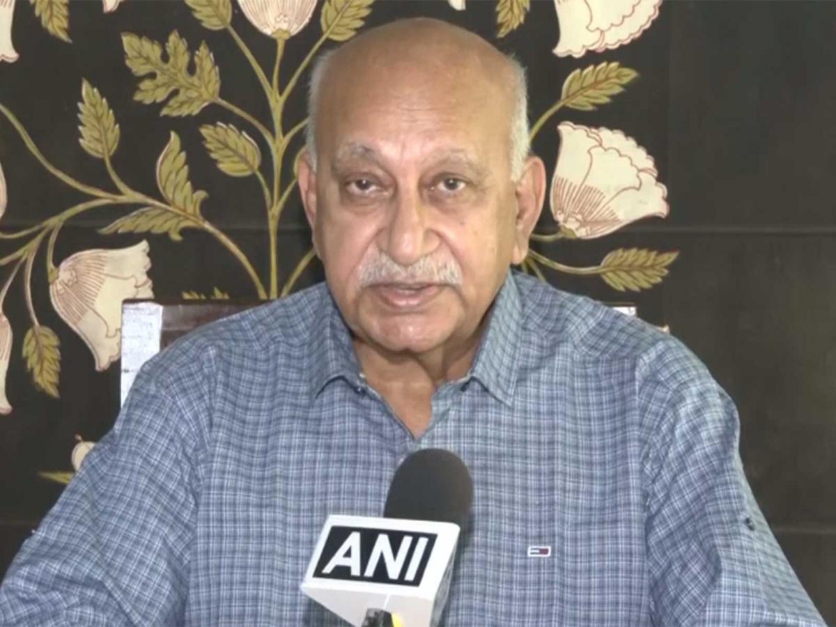 Photo: lokmattimes.com 'Blood, water cannot flow togethe'r: MJ Akbar hits back at Sharif over IWT, says Pak must answer for every drop of Indian