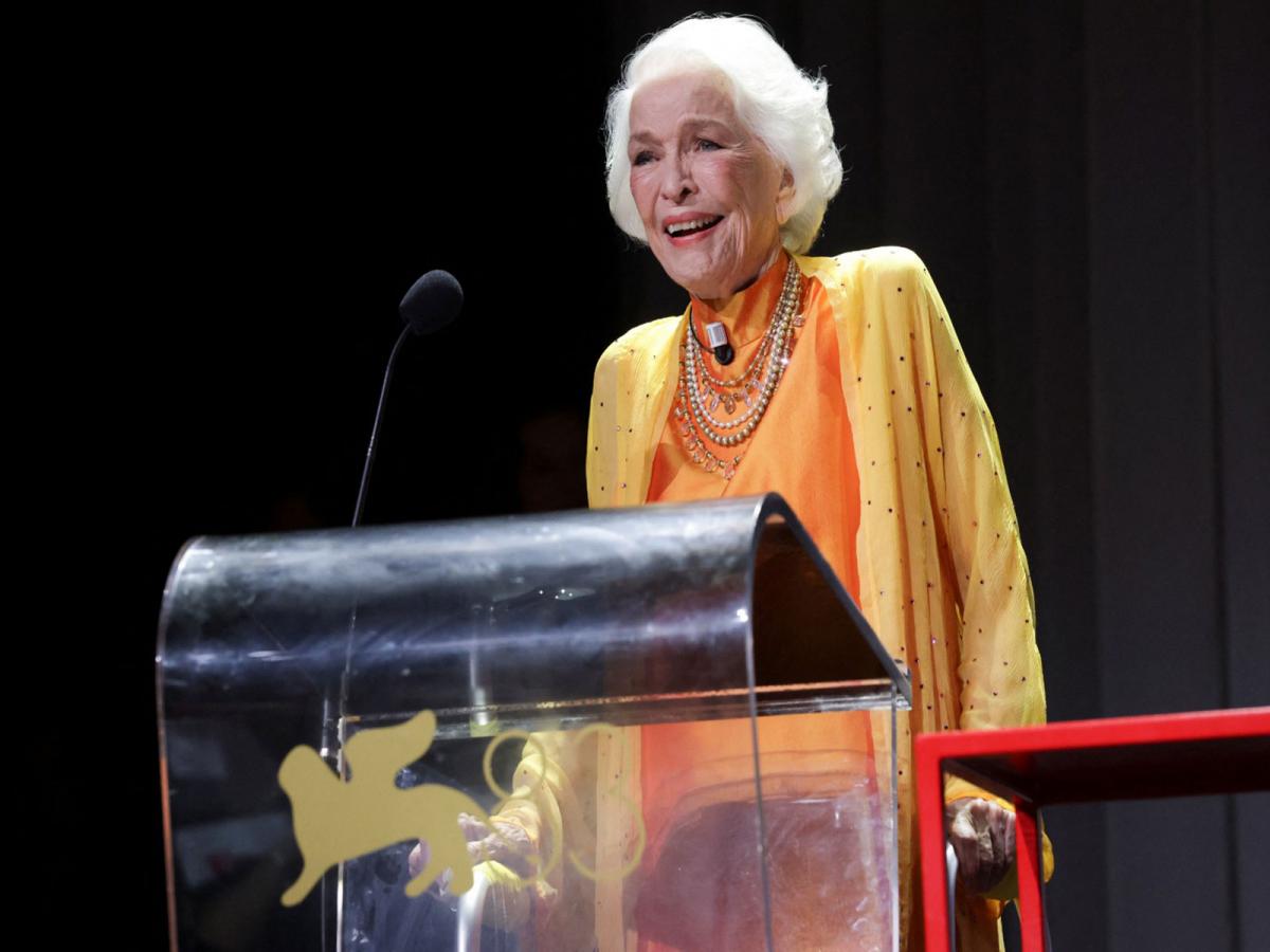Ellen Burstyn receives Golden Lion for Lifetime Achievement Award at the Venice Film Festival