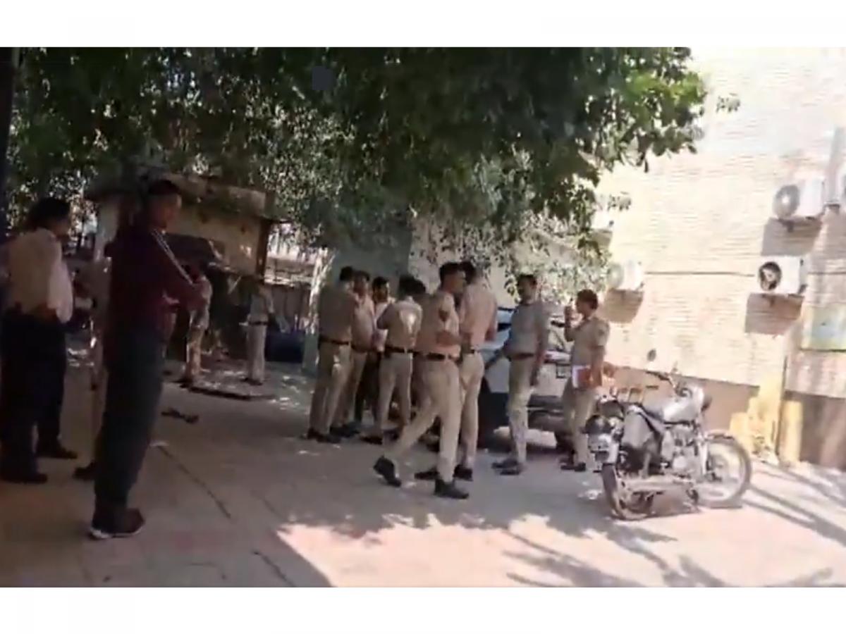 Shocker Room Delhi Shocker: Class 12 Student Found Burnt Behind School Guard Room in ...