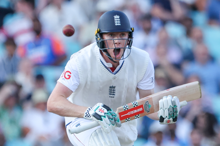 Zak Crawley signs one-year Kent extension after losing England central contract - www.lokmattimes.com