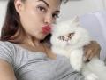 Jacqueline Fernandez posts selfie with pet cat - Hindi News | Jacqueline Fernandez posts selfie with pet cat | Latest lifestyle News at Lokmattimes.com