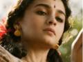 Did Alia Bhatt unfollow Rajamouli and delete 'RRR' posts on Instagram? - Hindi News | Did Alia Bhatt unfollow Rajamouli and delete 'RRR' posts on Instagram? | Latest entertainment News at Lokmattimes.com