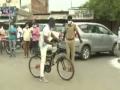 70-year-old Hyderabad man cycles his way to help people in need amid COVID pandemic - Hindi News | 70-year-old Hyderabad man cycles his way to help people in need amid COVID pandemic | Latest national News at Lokmattimes.com