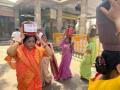 Women perform Garba with LPG cylinder to protest price rise - Hindi News | Women perform Garba with LPG cylinder to protest price rise | Latest politics News at Lokmattimes.com