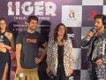Ranveer dances to 'Liger' number 'Akdi Pakdi' with Vijay, Ananya - Hindi News | Ranveer dances to 'Liger' number 'Akdi Pakdi' with Vijay, Ananya | Latest entertainment News at Lokmattimes.com