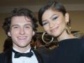 Tom Holland, Zendaya go grocery shopping on London date - Hindi News | Tom Holland, Zendaya go grocery shopping on London date | Latest entertainment News at Lokmattimes.com
