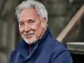 Tom Jones promises to perform live till he's 100 years old - Hindi News | Tom Jones promises to perform live till he's 100 years old | Latest entertainment News at Lokmattimes.com