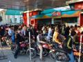 Long queues at petrol pumps across Pakistan - Hindi News | Long queues at petrol pumps across Pakistan | Latest politics News at Lokmattimes.com