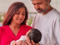 Shreya Ghoshal shares first photo of son Devyaan - Hindi News | Shreya Ghoshal shares first photo of son Devyaan | Latest entertainment News at Lokmattimes.com
