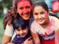 Sara Ali Khan shares throwback pic of 'young mommy' Amrita - Hindi News | Sara Ali Khan shares throwback pic of 'young mommy' Amrita | Latest lifestyle News at Lokmattimes.com