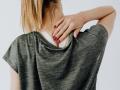 Get your posture right when you use mobiles, or suffer back, neck pain - Hindi News | Get your posture right when you use mobiles, or suffer back, neck pain | Latest health News at Lokmattimes.com