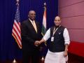 Rajnath meets US Defense Secy in Cambodia, pitches expertise in aircraft maintenance - Hindi News | Rajnath meets US Defense Secy in Cambodia, pitches expertise in aircraft maintenance | Latest national News at Lokmattimes.com