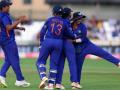 Mandhana scores half-ton as India women thrash England to level T20I series 1-1 - Hindi News | Mandhana scores half-ton as India women thrash England to level T20I series 1-1 | Latest cricket News at Lokmattimes.com