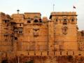 Jaisalmer hit hard by sand storm, Golden Fort's pole damaged - Hindi News | Jaisalmer hit hard by sand storm, Golden Fort's pole damaged | Latest national News at Lokmattimes.com