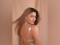 Alia Bhatt looks dazzling in metallic silver saree for ITA Awards - Hindi News | Alia Bhatt looks dazzling in metallic silver saree for ITA Awards | Latest entertainment News at Lokmattimes.com