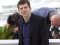 Jesse Eisenberg has 'never seen' a superhero film or a Bond film! - Hindi News | Jesse Eisenberg has 'never seen' a superhero film or a Bond film! | Latest entertainment News at Lokmattimes.com