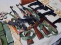 10 thieves with fake AK rifles, pistols held in J&K - Hindi News | 10 thieves with fake AK rifles, pistols held in J&K | Latest international News at Lokmattimes.com