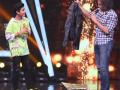 Imtiaz Ali gifts 'Rockstar' jacket to 'Superstar Singer 2' contestant - Hindi News | Imtiaz Ali gifts 'Rockstar' jacket to 'Superstar Singer 2' contestant | Latest entertainment News at Lokmattimes.com