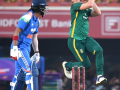Nandre Burger, Tony de Zorzi ruled out of third ODI against India - Hindi News | Nandre Burger, Tony de Zorzi ruled out of third ODI against India | Latest other-sports News at Lokmattimes.com