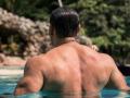Salman Khan brings 'sexy back' in new shirtless picture in pool - Hindi News | Salman Khan brings 'sexy back' in new shirtless picture in pool | Latest entertainment News at Lokmattimes.com