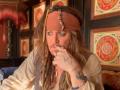 Johnny Depp reprises Jack Sparrow look to fulfil wish of terminally ill boy - Hindi News | Johnny Depp reprises Jack Sparrow look to fulfil wish of terminally ill boy | Latest entertainment News at Lokmattimes.com