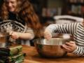 5 reasons to bring kids into the kitchen - Hindi News | 5 reasons to bring kids into the kitchen | Latest lifestyle News at Lokmattimes.com