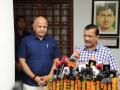 Kejriwal slams Delhi Police for 'misbehaving' with Sisodia - Hindi News | Kejriwal slams Delhi Police for 'misbehaving' with Sisodia | Latest politics News at Lokmattimes.com