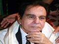Legendary actor Dilip Kumar's last rites to take place at Mumbai's Juhu Kabristan today - Hindi News | Legendary actor Dilip Kumar's last rites to take place at Mumbai's Juhu Kabristan today | Latest maharashtra News at Lokmattimes.com