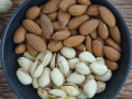 Snacking on tree nuts boosts health, does not lead to weight gain: Study - Hindi News | Snacking on tree nuts boosts health, does not lead to weight gain: Study | Latest health News at Lokmattimes.com
