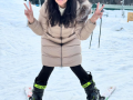 Watch: Nimrat Kaur Celebrates Her 42nd Birthday in Gulmarg, Enjoys Skiing - Hindi News | Watch: Nimrat Kaur Celebrates Her 42nd Birthday in Gulmarg, Enjoys Skiing | Latest entertainment News at Lokmattimes.com