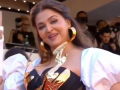Cannes Film Festival 2024: Aishwarya Rai Slays the Red Carpet in Black & Gold Gown, Despite Injury (Watch Video) - Hindi News | Cannes Film Festival 2024: Aishwarya Rai Slays the Red Carpet in Black & Gold Gown, Despite Injury (Watch Video) | Latest entertainment News at Lokmattimes.com