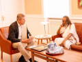 Sri Sri Ravi Shankar meets Iceland PM, discusses need to prioritise mental health issues - Hindi News | Sri Sri Ravi Shankar meets Iceland PM, discusses need to prioritise mental health issues | Latest health News at Lokmattimes.com