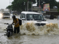 Heavy Rain Lashes Lucknow, Leading to Waterlogging in Several Areas - Hindi News | Heavy Rain Lashes Lucknow, Leading to Waterlogging in Several Areas | Latest national News at Lokmattimes.com