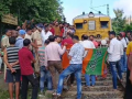 Bengal Bandh: BJP's 12-Hour Protest Halts Trains, Shuts Shops; Massive Response to Strike Over Kolkata Doctor's Murder - Hindi News | Bengal Bandh: BJP's 12-Hour Protest Halts Trains, Shuts Shops; Massive Response to Strike Over Kolkata Doctor's Murder | Latest national News at Lokmattimes.com