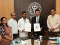 AIIMS Delhi, Intuitive sign MoU to establish surgical robotics training centre - Hindi News | AIIMS Delhi, Intuitive sign MoU to establish surgical robotics training centre | Latest health News at Lokmattimes.com