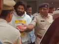 Allu Arjun Detained by Hyderabad Police in Theatre Stampede Case During 'Pushpa 2' Premiere (Watch Video) - Hindi News | Allu Arjun Detained by Hyderabad Police in Theatre Stampede Case During 'Pushpa 2' Premiere (Watch Video) | Latest entertainment News at Lokmattimes.com